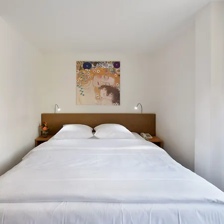 赫斯臣酒店 酒店