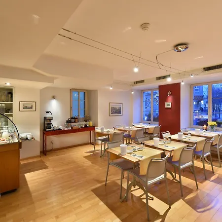 酒店 赫斯臣酒店 3*