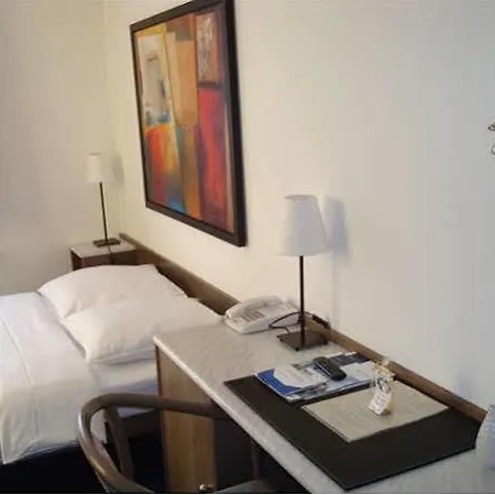 Hirschen Hotel 3*