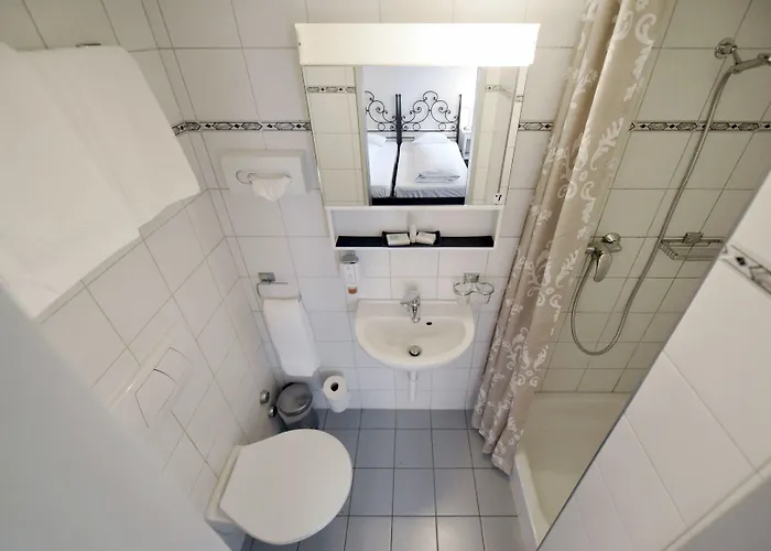 赫斯臣酒店 酒店